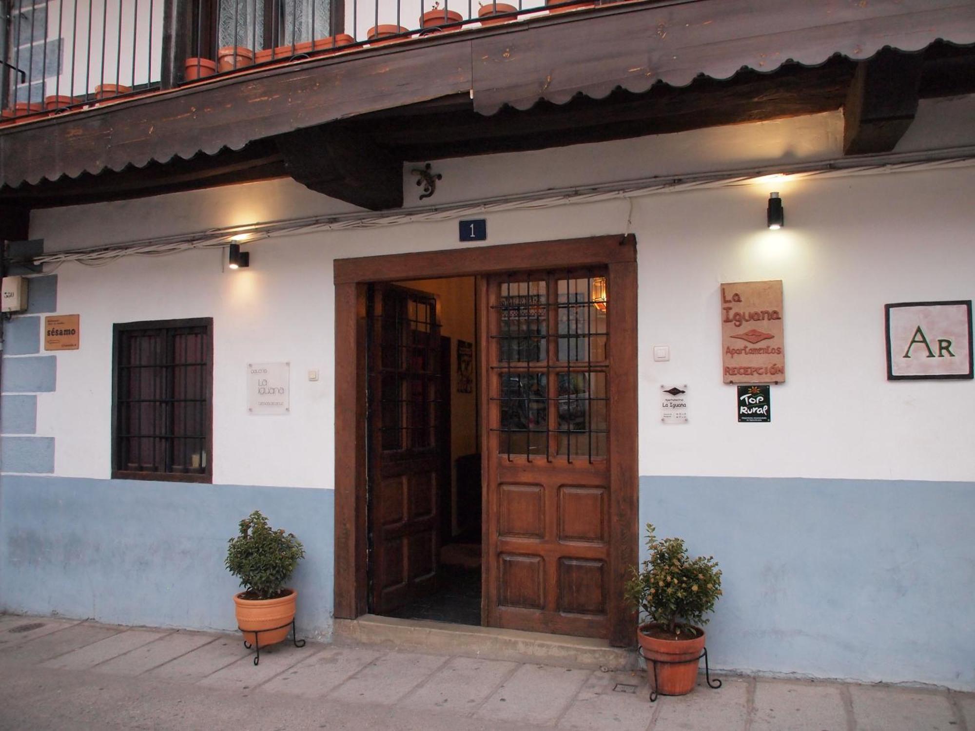 Apartamentos La Iguana Hervás エクステリア 写真