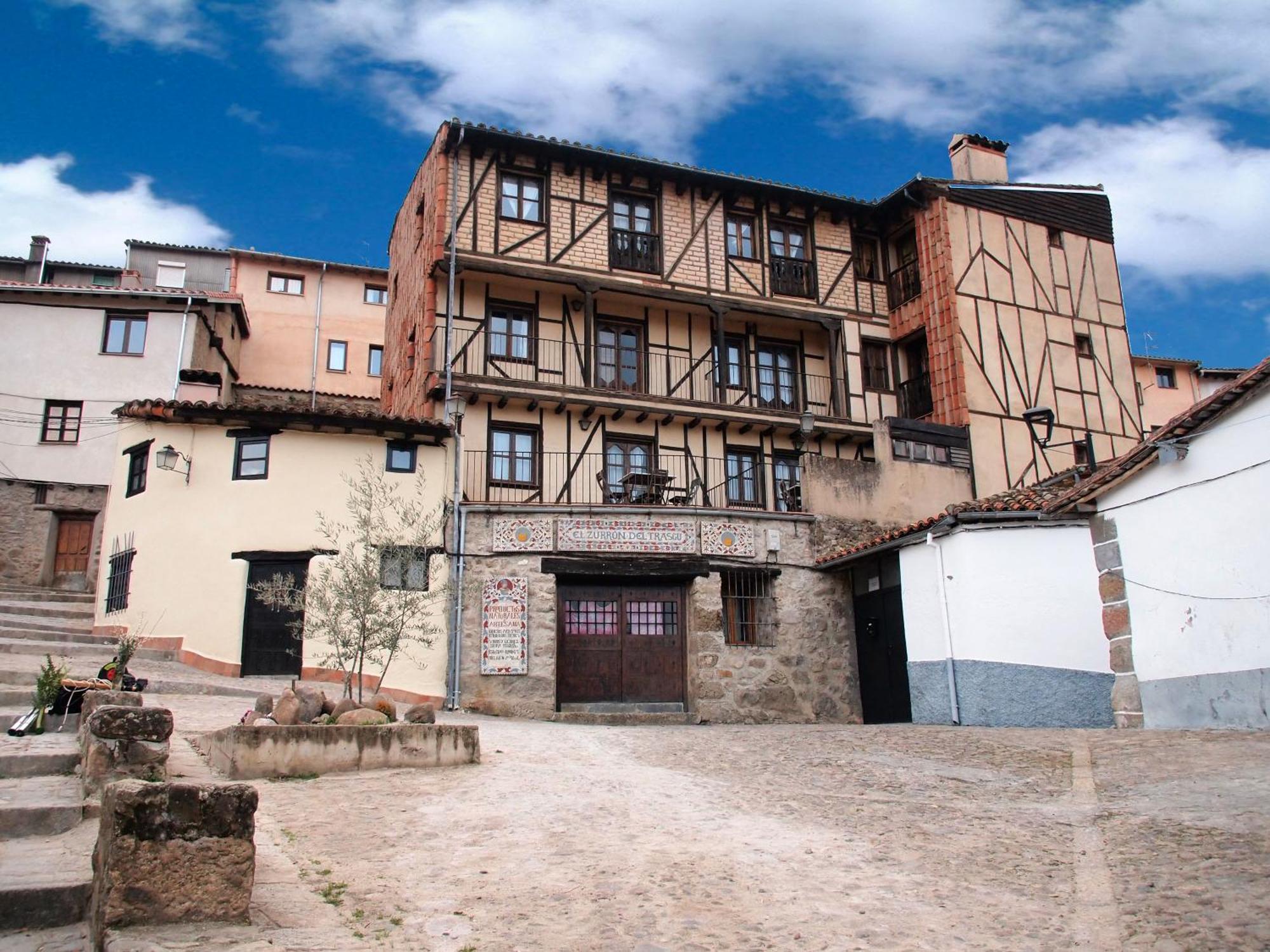 Apartamentos La Iguana Hervás エクステリア 写真