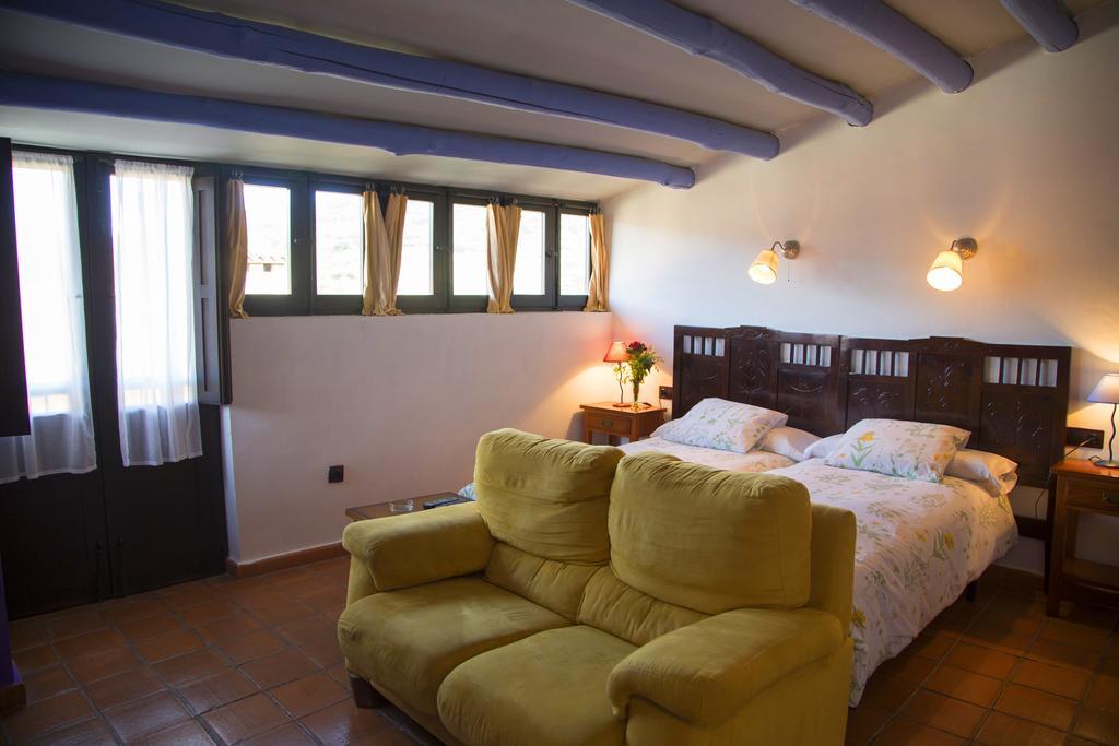 Apartamentos La Iguana Hervás エクステリア 写真